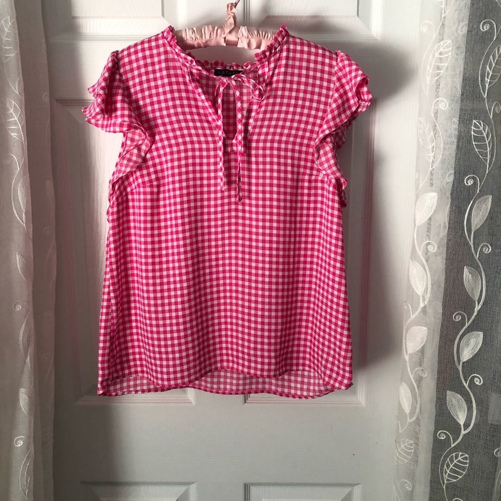 1. State women pullover sleeveless ruffle trim pleated neckline blouse, size M